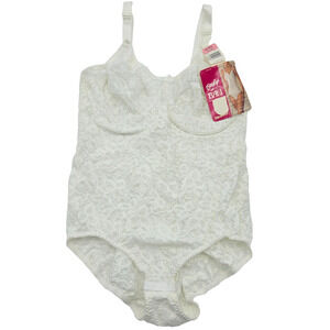 Vintage Body by Bali All in One Contouring Shaper Size 40D NWT White Lace Bra